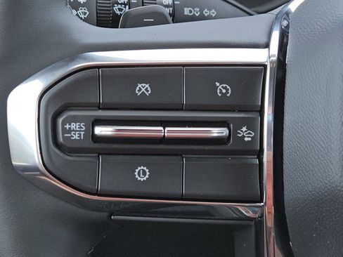 New 2025 GMC Acadia Elevation image 14