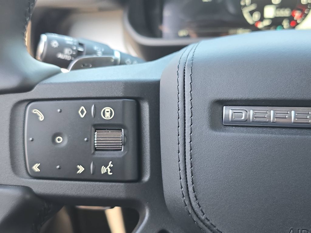 New 2026 Land Rover Defender 110 V8 AWD/4WD image 17