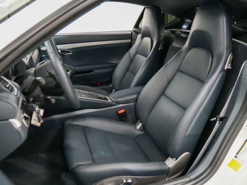 Used 2025 Porsche 718 Cayman S w/ Premium Package RWD image 5