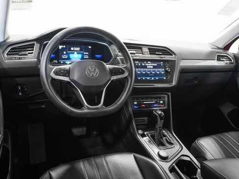 Used 2022 Volkswagen Tiguan SE image 22