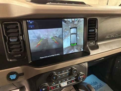 Used 2023 Ford Bronco Wildtrak image 2