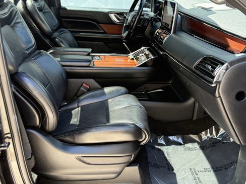 Used 2020 Lincoln Navigator L Reserve RWD image 34