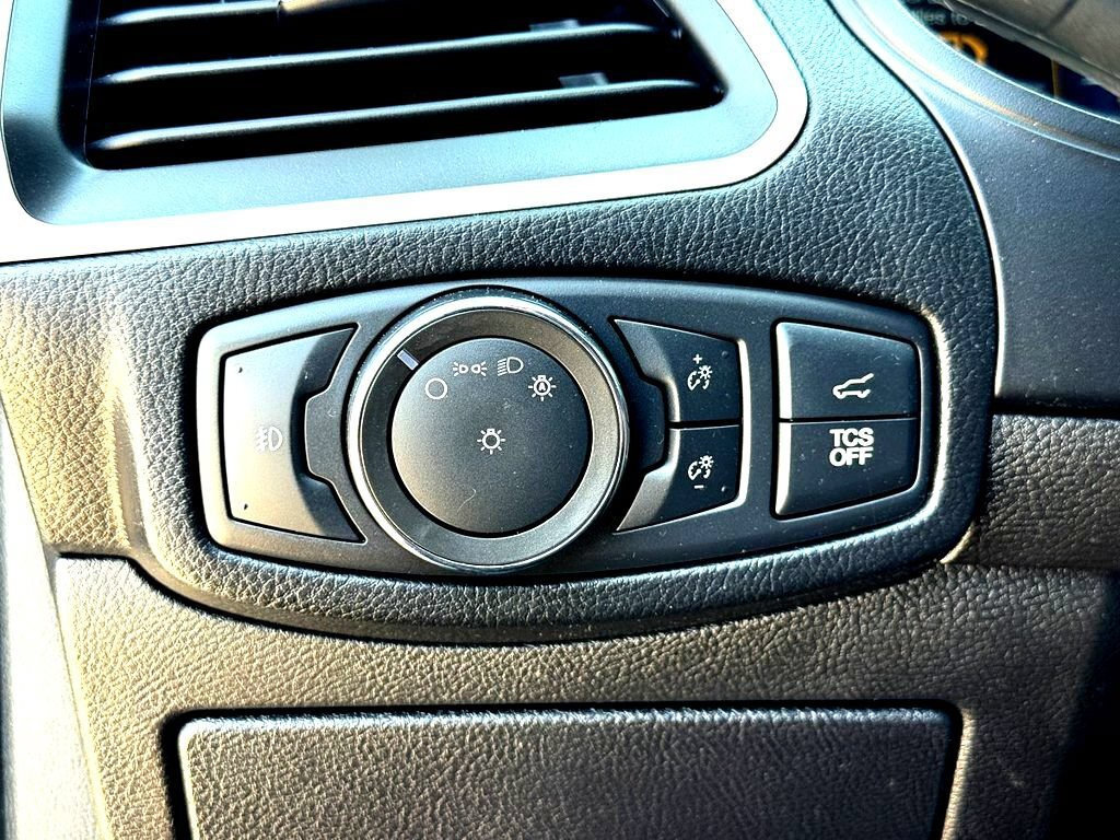 Used 2022 Ford Edge SEL w/ Convenience Package AWD/4WD image 17