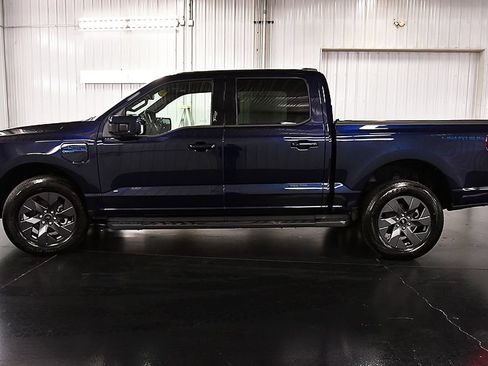 Used 2025 Ford F150 Lightning Lariat AWD/4WD image 4