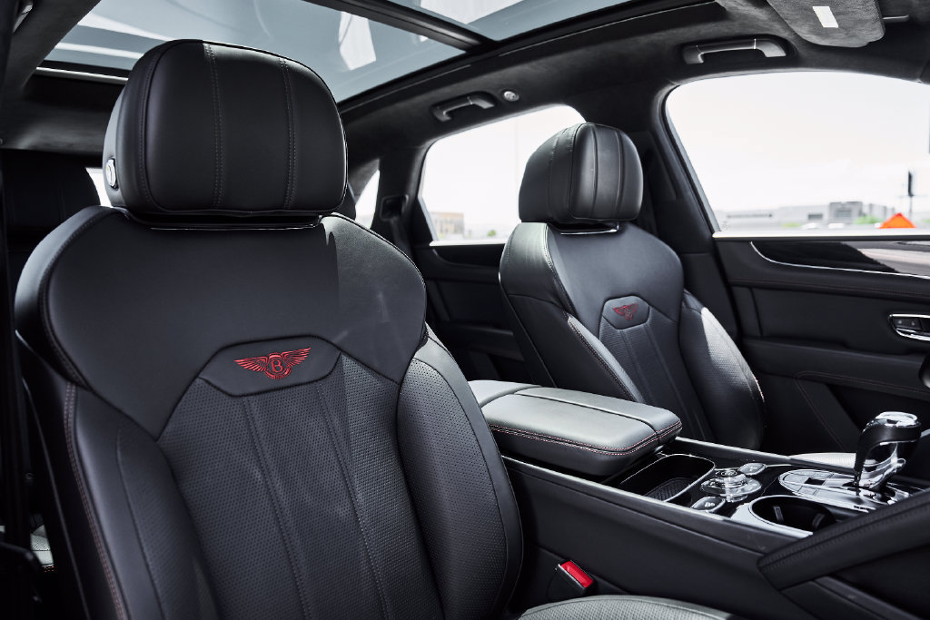 Used 2021 Bentley Bentayga AWD/4WD image 40