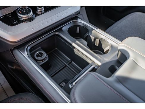 New 2025 Ford Expedition Active AWD/4WD image 17