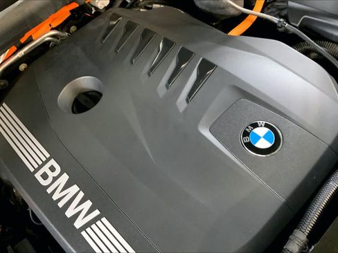 Used 2024 BMW X5 xDrive50e w/ M Sport Package AWD/4WD image 31