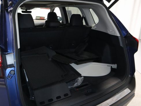 Certified 2023 Nissan Rogue SV w/ SV Premium B Package image 18