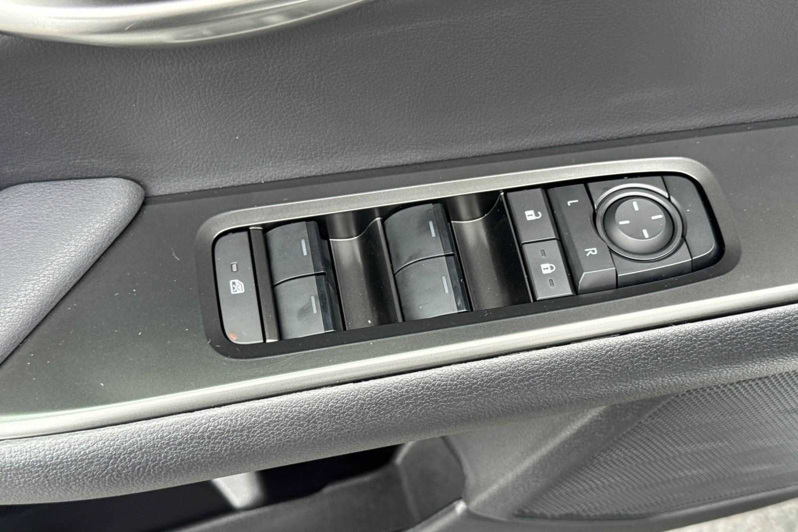 Certified 2026 Lexus UX 300h FWD w/ Accessory Package (Z1) image 13