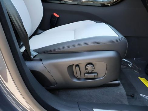 New 2026 Land Rover Range Rover Velar Dynamic SE image 12