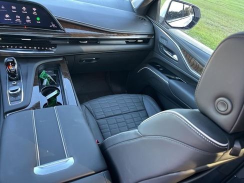 Used 2024 Cadillac Escalade Sport Platinum w/ Heavy-Duty Trailer Package image 45