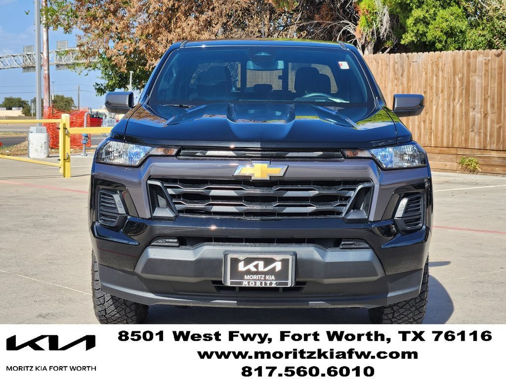 Used 2025 Chevrolet Colorado W/T w/ WT Convenience Package II RWD image 2