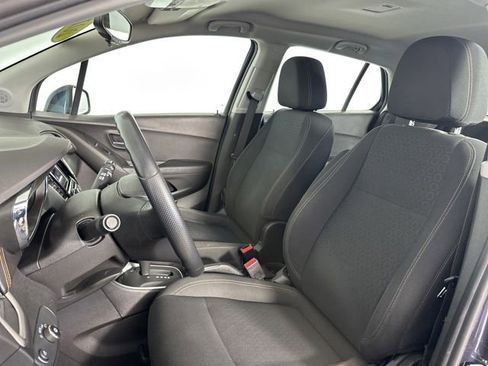 Used 2018 Chevrolet Trax LS w/ LPO, Protection Package FWD image 13