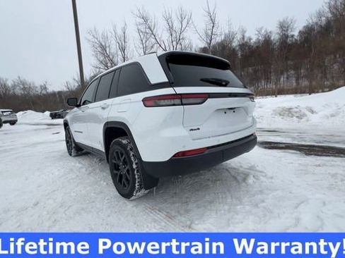 Used 2026 Jeep Grand Cherokee Altitude AWD/4WD image 6