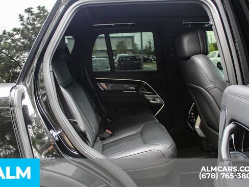 Used 2025 Land Rover Range Rover SE AWD/4WD image 18