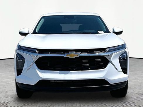 New 2026 Chevrolet Trax LS w/ LS Convenience Package FWD image 2
