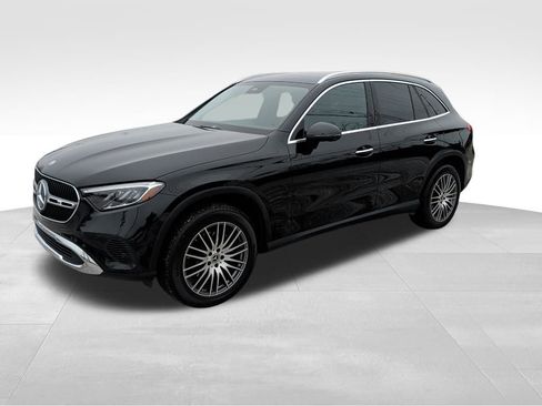 Used 2023 Mercedes-Benz GLC 300 4MATIC image 5