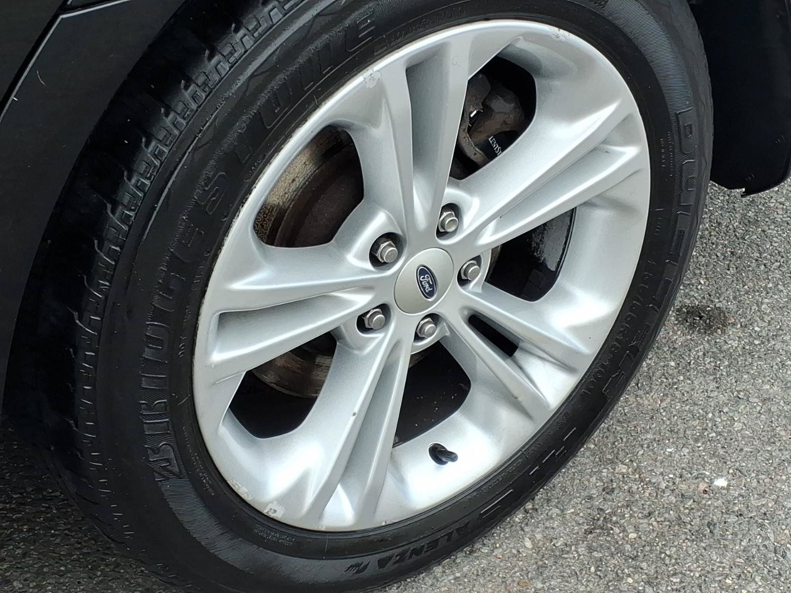 Used 2013 Ford Taurus SEL FWD image 8