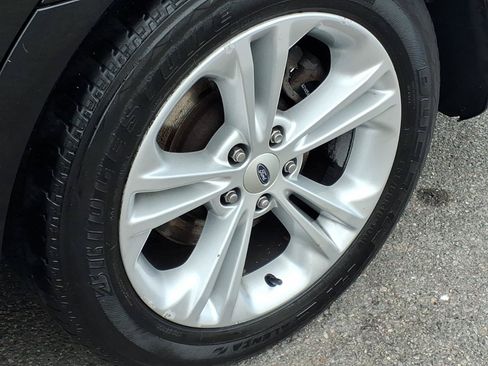 Used 2013 Ford Taurus SEL FWD image 8