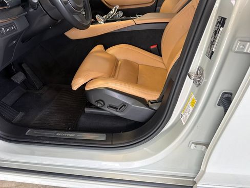 Used 2022 Volvo XC90 T8 Inscription w/ Advanced Package AWD/4WD image 9