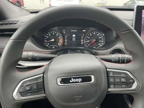 Used 2024 Jeep Compass Trailhawk image 35