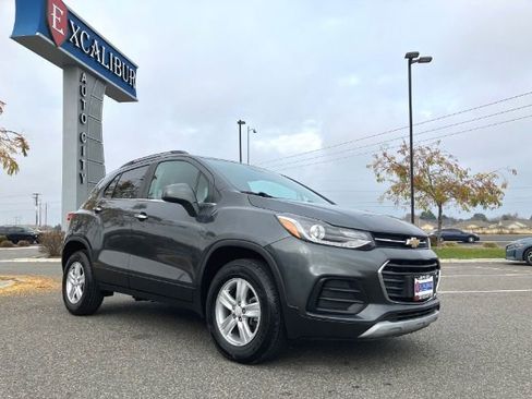 Used 2018 Chevrolet Trax LT w/ LT Convenience Package image 45