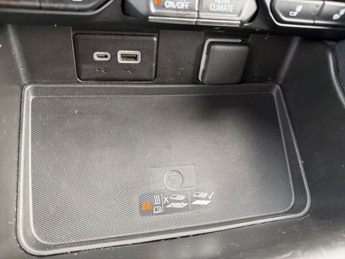 Used 2022 Chevrolet Suburban RST w/ Luxury Package image 20