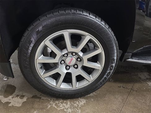 Certified 2019 GMC Yukon Denali w/ Open Road Package image 37