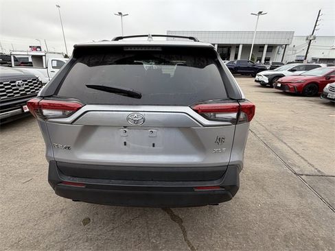 Used 2023 Toyota RAV4 XLE Premium image 6