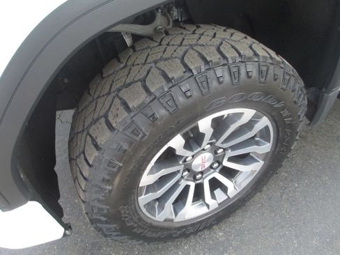 Used 2021 GMC Sierra 1500 AT4 w/ AT4 Premium Package AWD/4WD image 15