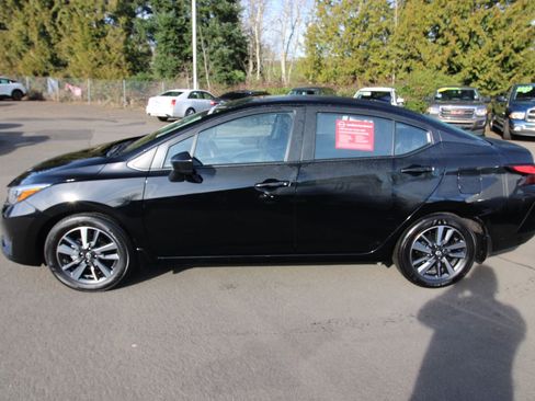 Used 2025 Nissan Versa SV w/ Trunk Package image 6