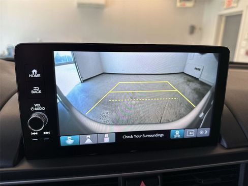 Used 2024 Honda Pilot Touring image 23