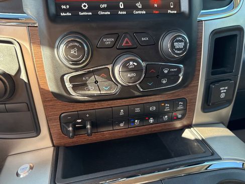 Used 2018 RAM 2500 Laramie AWD/4WD image 13