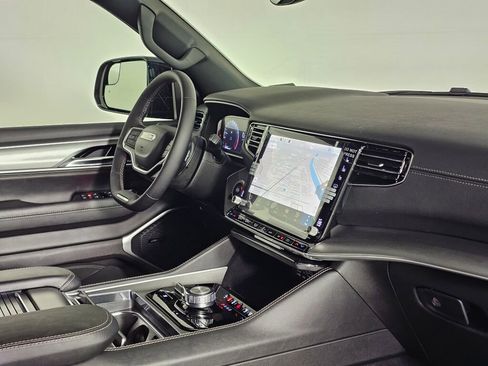 New 2026 Jeep Grand Wagoneer L 4WD w/ HD Trailer Tow Package image 39