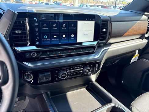 Used 2024 Chevrolet Silverado 2500 High Country w/ Midnight Edition image 12