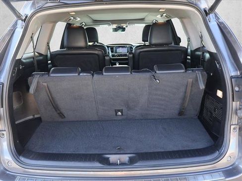 Used 2017 Toyota Highlander Limited AWD/4WD image 6