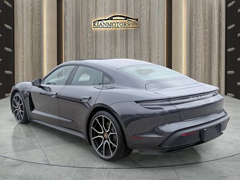 Used 2023 Porsche Taycan image 6
