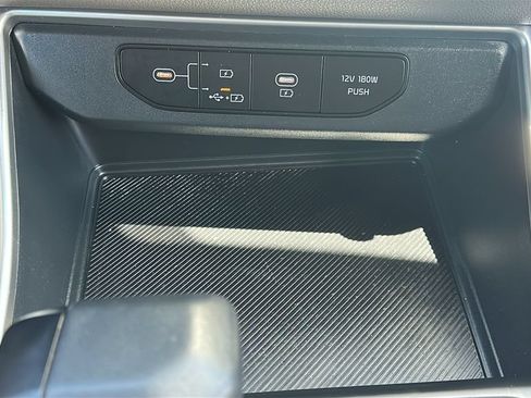 Used 2026 Kia Carnival FWD image 26