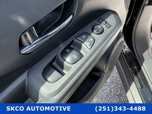 Used 2024 Nissan Kicks SV image 22