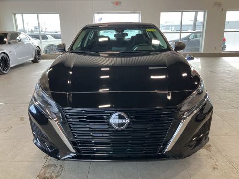 Used 2025 Nissan Altima 2.5 SV image 2