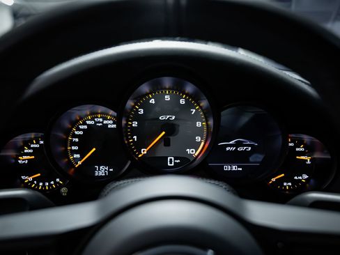 Used 2018 Porsche 911 GT3 RWD image 12