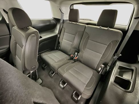 Used 2023 GMC Acadia SLE w/ Elevation Edition FWD image 21