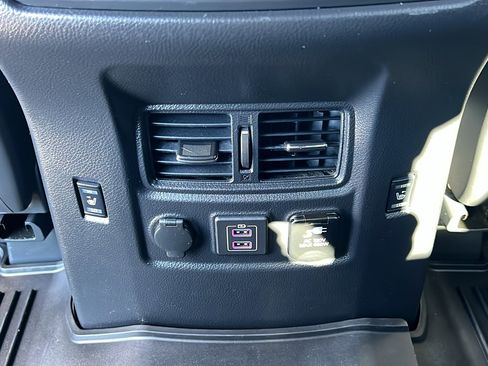 Used 2023 Nissan Titan PRO-4X w/ Pro-4x Convenience Package AWD/4WD image 15