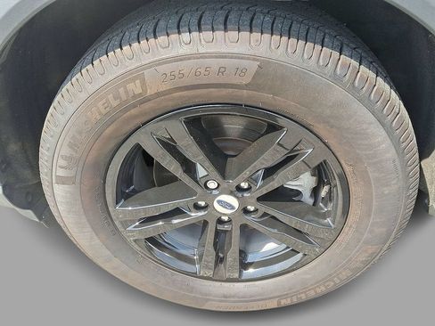 Used 2021 Ford Explorer XLT w/ Equipment Group 202A AWD/4WD image 8