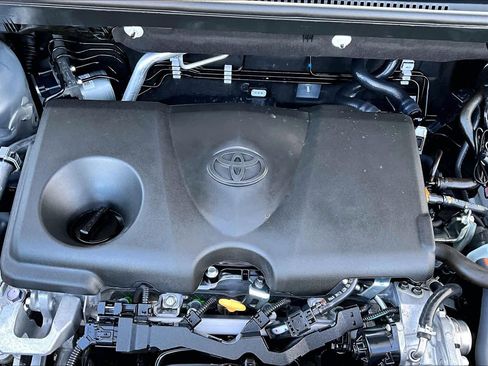 Certified 2025 Toyota RAV4 LE image 32