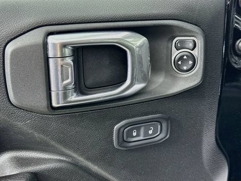 Used 2024 Jeep Wrangler Unlimited Rubicon 4xe AWD/4WD image 19