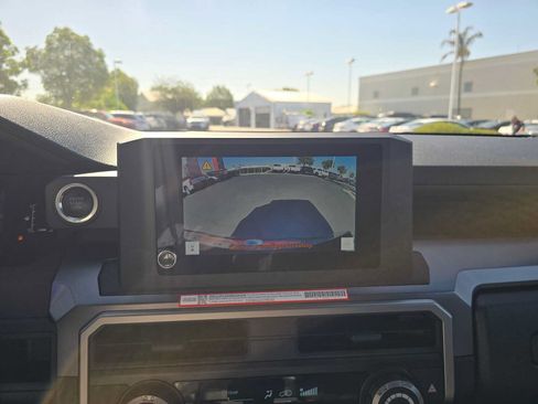 Certified 2026 Toyota 4Runner SR5 AWD/4WD image 30