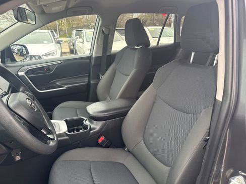Used 2023 Toyota RAV4 LE image 15