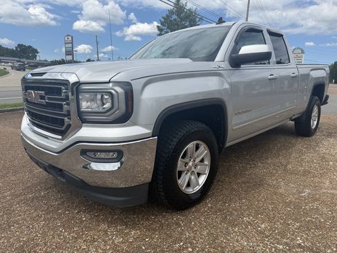 Used 2018 GMC Sierra 1500 SLE w/ SLE Value Package AWD/4WD image 1