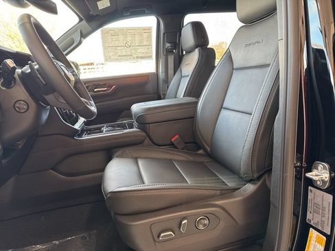 New 2026 GMC Yukon XL Denali AWD/4WD image 4